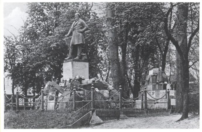 Bild 1_Jahn-Denkmal-um-1900.jpg